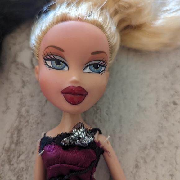 Bratz lot - Picture 2 of 7